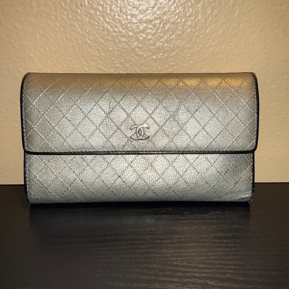 Chanel trifold silver/black leather wallet silver tone hardware